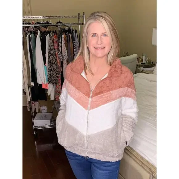 Colorblock Teddy Jacket - Picture 2 of 15